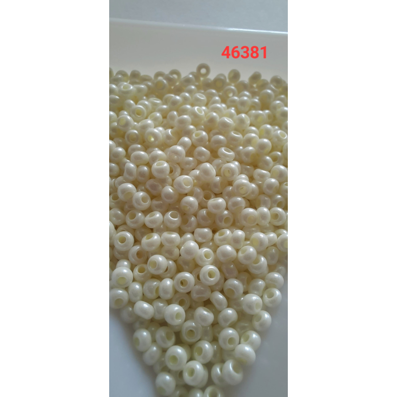 Чеський бісер Preciosa 10/0, 46381 молочний, 50 г — бісер для рукоділля, прикрас і вишивки