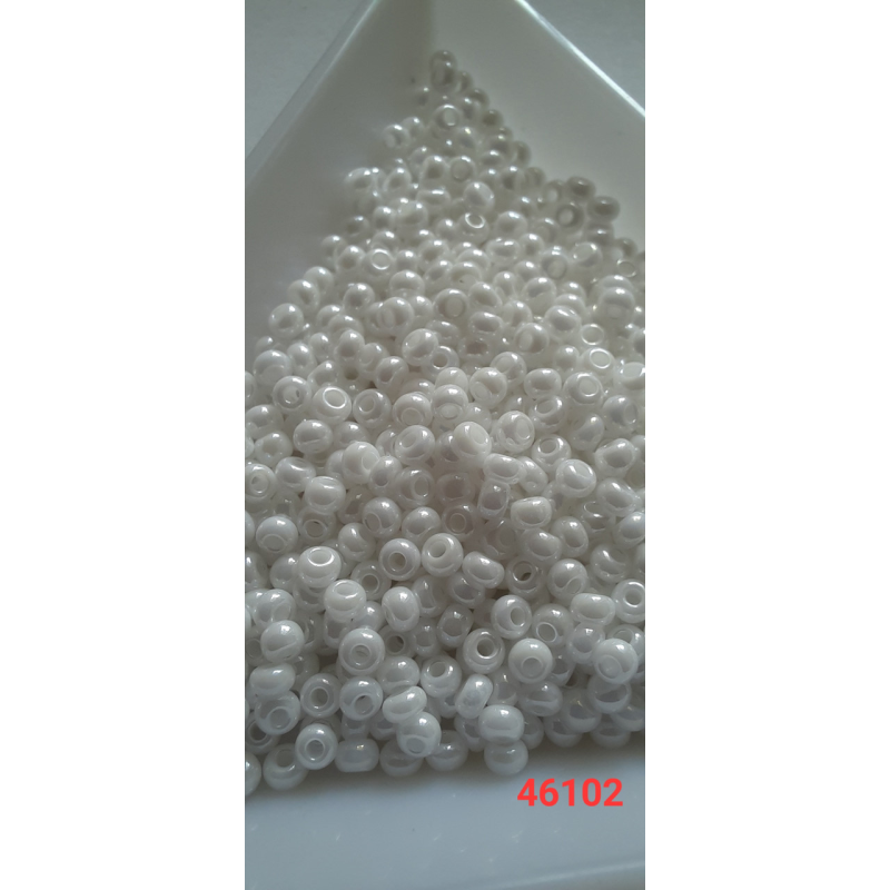 Чеський бісер Preciosa 10/0, 46102 білий, 50 г — бісер для рукоділля, прикрас і вишивки